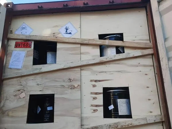 A quins problemes s'ha de prestar atenció a l'hora de transportar cianur de sodi?