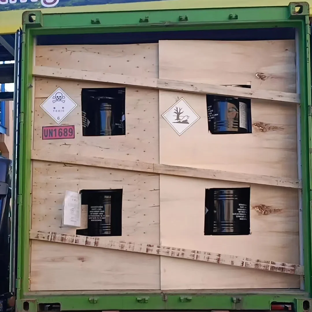 Kā jāievēro stingras prasības, pārvadājot nātrija cianīdu?