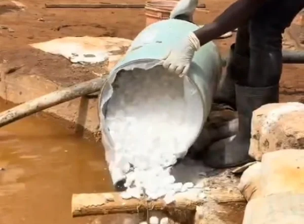 سون جي کاڻ ۾ ليچنگ ۾ سوڊيم سائانائيڊ جي ضرورت کان وڌيڪ استعمال کي حل ڪرڻ