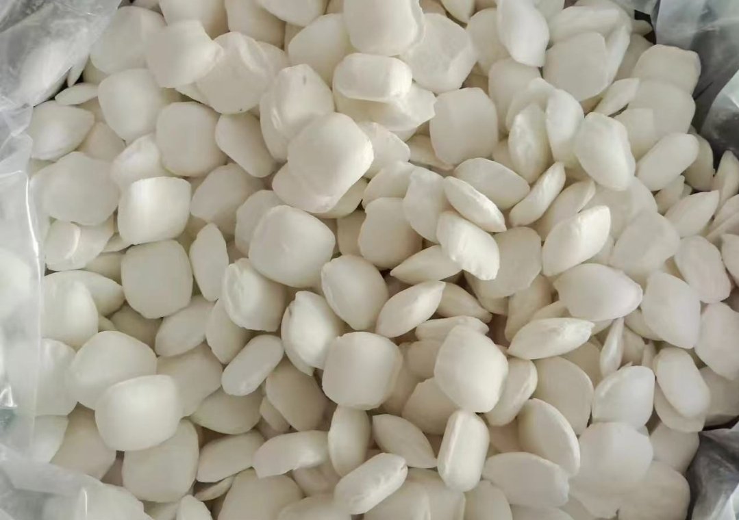 La Orumita Paradokso de Gold: Navigante la Estontecon de Natria Cianido kun United Chemical