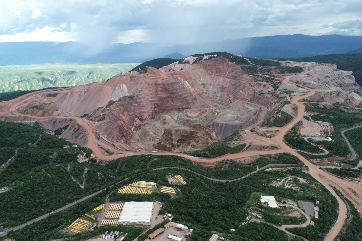 Advanced Gold Extraction Chemicals for Mexico: Optimizing Sierra Madre Metallurgy Mexico gold metallurgy silver Sonora heap leaching AuCyan sodium cyanide AuCarb activated carbon 99 hardness AuLeach non-hazardous GDA CIF Manzanillo Veracruz. No. 2picture