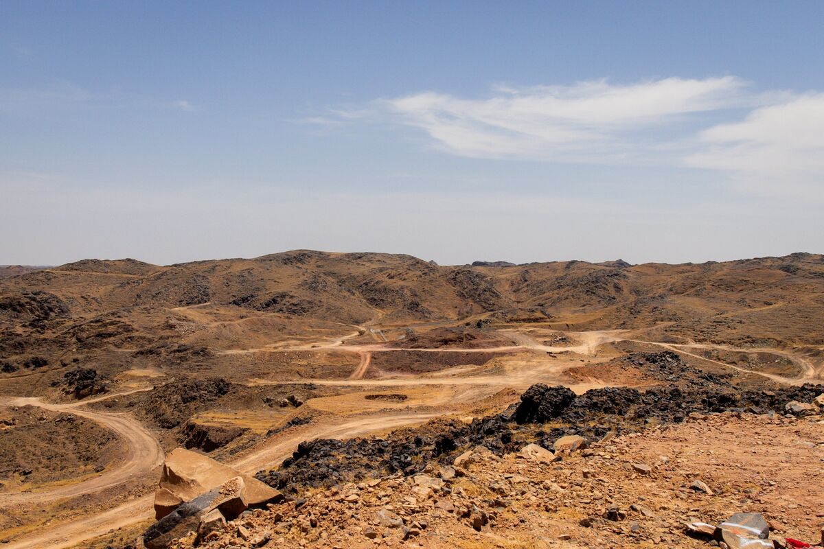 Advanced Gold Extraction Chemicals for Saudi Arabia: Revolutionizing Desert Metallurgy & ESG Compliance gold metallurgy solutions saline groundwater cyanidation Arabian-Nubian Shield VMS ores AuCyan high purity NaCN AuCarb 99 hardness carbon AuLeach green mining Jeddah dangerous goods transport Ma'aden chemicals desert heat chemical stability drop-in cyanide substitute. No. 2picture